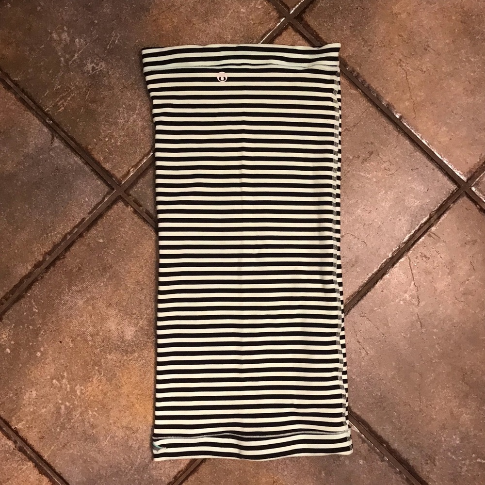 Lululemon neck warmer